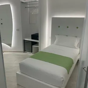 κάντε κράτηση εδώ